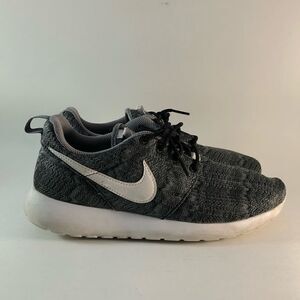 Nike roshe run womens running shoes lace up sneakers anthracite gray size 7.5